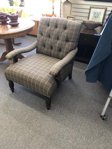 Photo of a chair with great style found at a resale shop