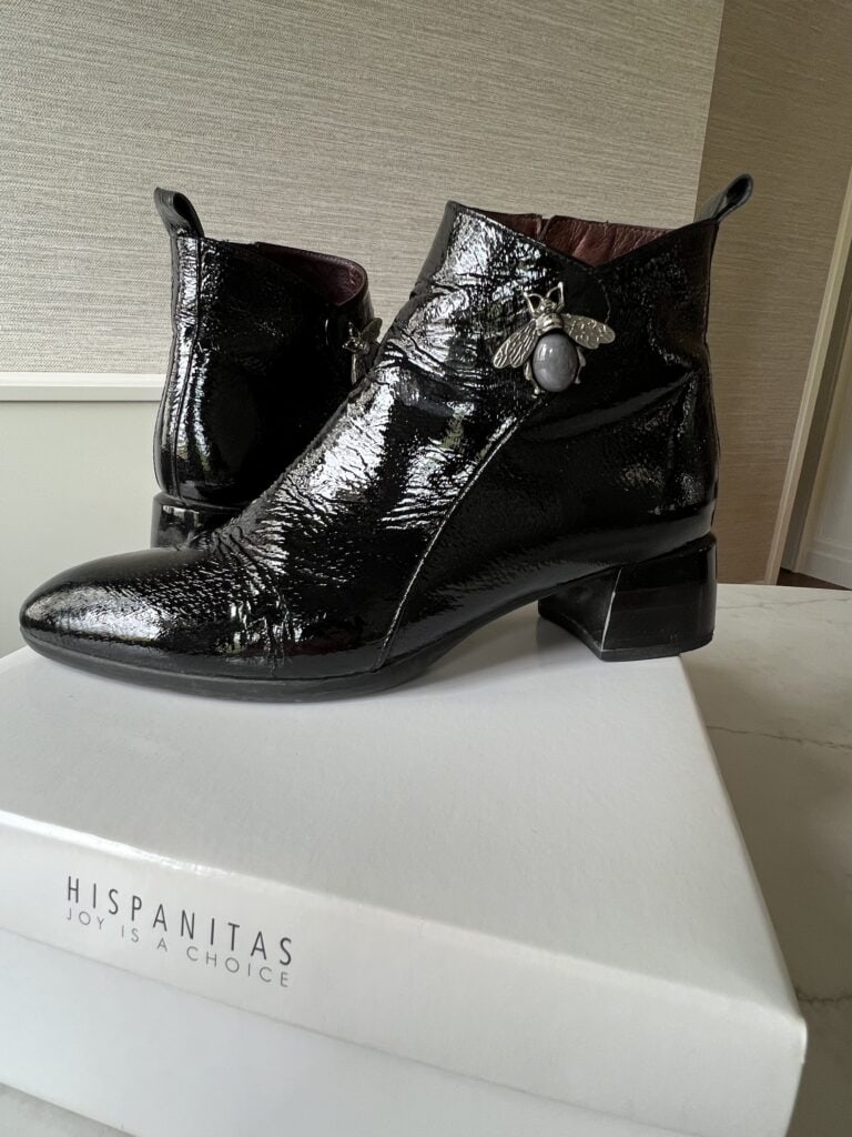 Photo of black patten Histanitas boots. 